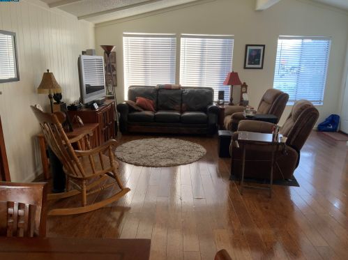 200 Queens Way, West Pittsburg CA  94565-5429 exterior