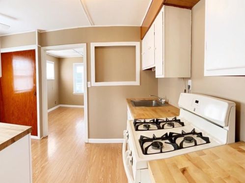 1080 March St, Hermitage PA  16146-2867 exterior