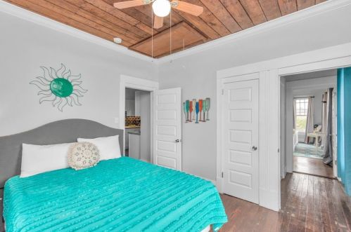 2223 33 St, Galveston TX 77550-7505 exterior