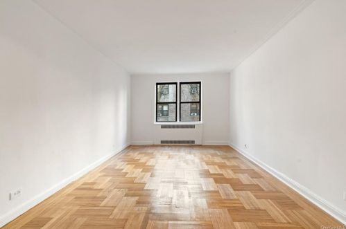 3015 Riverdale Ave, Bronx, NY 10463-3608