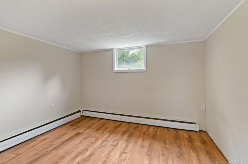 8 Sautter Dr, Uncasville CT  06382-1829 exterior