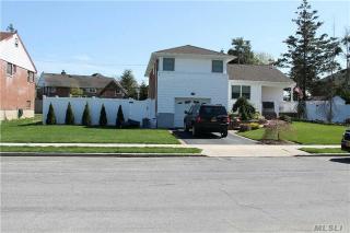 234 Normandy Rd, East Massapequa, NY 11758-3205