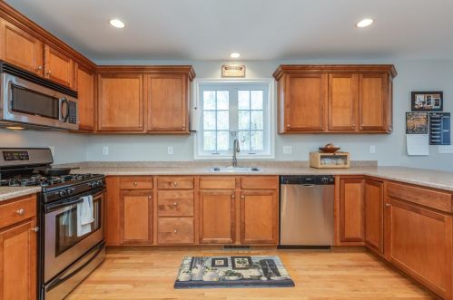 19 Waterford Dr, Sandown NH  03873-2078 exterior
