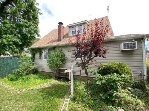 146 Stone St, Floral Park NY  11003-2238 exterior