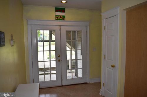 37 Ctr Ave, Norristown PA  19403-3218 exterior