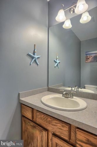 394 Stonehedge Ln, Navy Sup Dpt PA  17055-7012 exterior