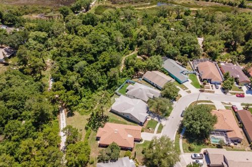 1427 Watermill Cir, Tarpon Springs FL  34689-7031 exterior