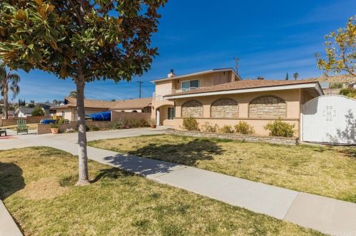 19825 Ermine St, Santa Clarita, CA 91351-1136