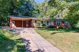 3100 Minart Dr, Winston Salem, NC 27106-2638
