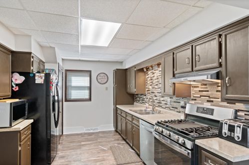 714 Stow St, Horicon, WI 53032-1727