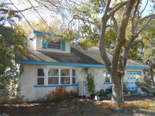 9192 Fairweather Dr, Largo, FL 33773-4816
