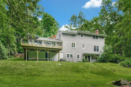 61 Cooper Hill Rd, Ridgefield, CT 06877-5903