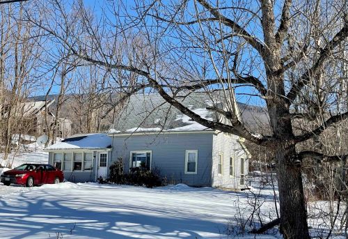 129 Meadows Rd, Northumberland, NH 03583-6833