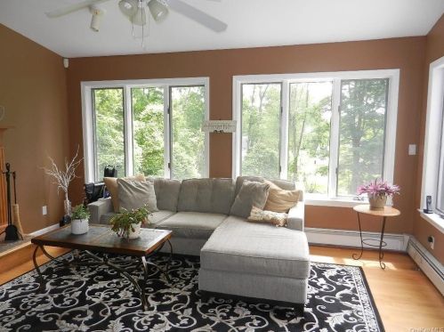 52 Plum Rd, Mahopac NY  10541-4247 exterior