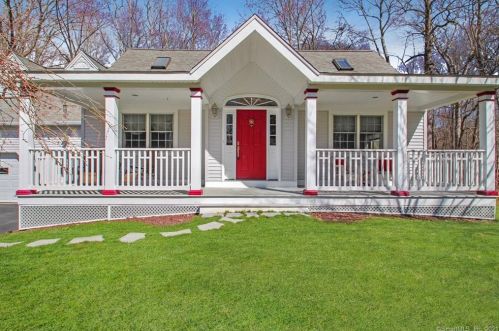 33 Edgewood Dr, Colchester, CT 06415-1437