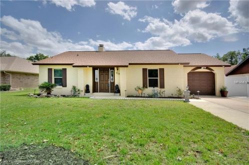 979 Feather Dr, Deltona, FL 32725-2714