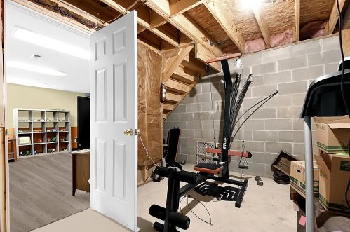 1884 Shoshone Dr, London OH  43140-9020 exterior