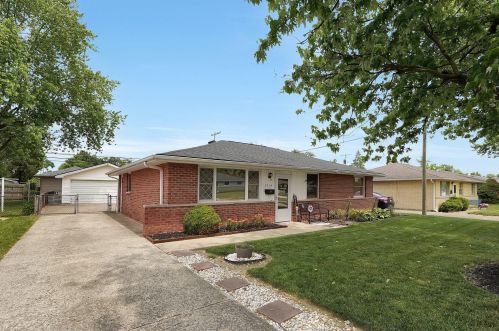 2714 Kenny Ln, Darbydale, OH 43123-3345