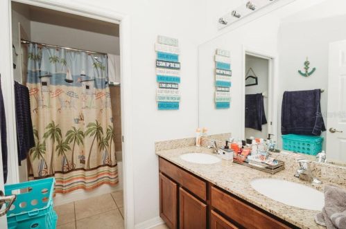 8722 New Alexandria Loop, New Port Richey FL 34654-4660 exterior