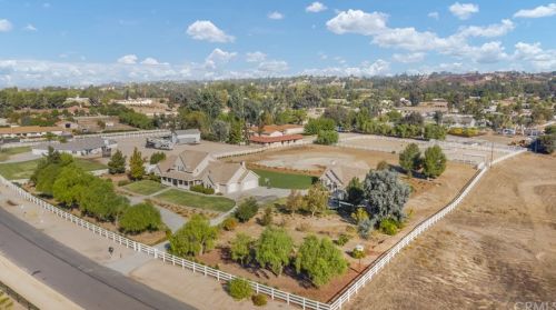 29172 Vallejo Ave, Temecula CA  92592-2302 exterior