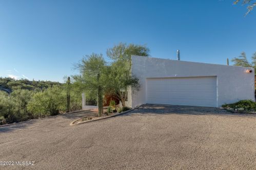 6715 Camino Padre Isidoro, Tucson AZ  85718-2037 exterior