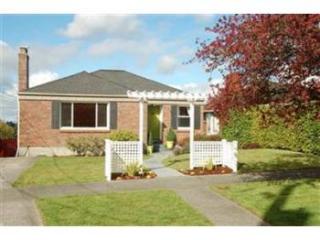 8223 2nd Ave, Seattle, WA 98115-4011