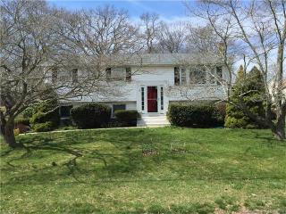 326 Ring Dr, Groton, CT 06340-4331