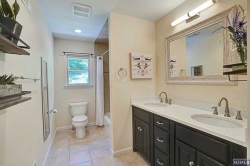 58 Finch Rd, Skyline Lakes NJ  07456-2423 exterior