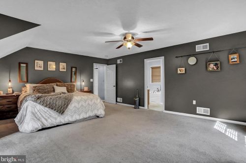 60 Independence Dr, Lees Cross Roads PA  17257-8225 exterior