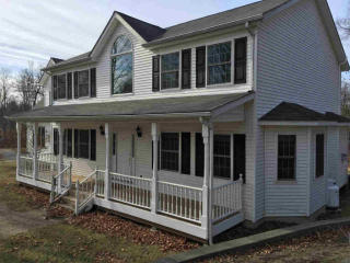 5 Roberts Rd, New Hamburg NY  12590-4210 exterior
