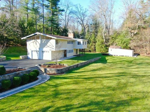 11 Woodbine Rd, Stamford, CT 06903-3020