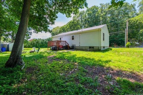 64 Laurelwood Rd, Groton CT  06340-4206 exterior