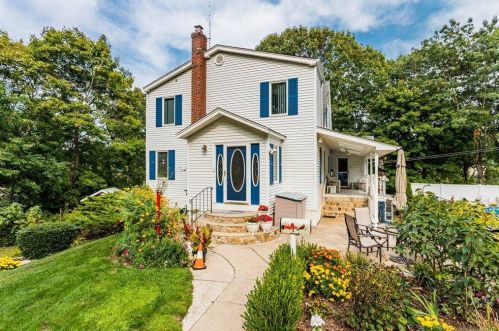 44 Hickory Pl, Northport, NY 11768-2033