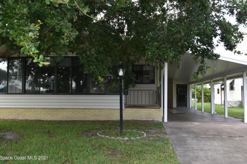 918 Waterway Dr, Sebastian, FL 32976-7647