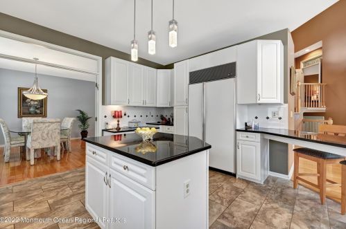 167 Ln Quinta Ct, Holmdel Village NJ  07733-2536 exterior