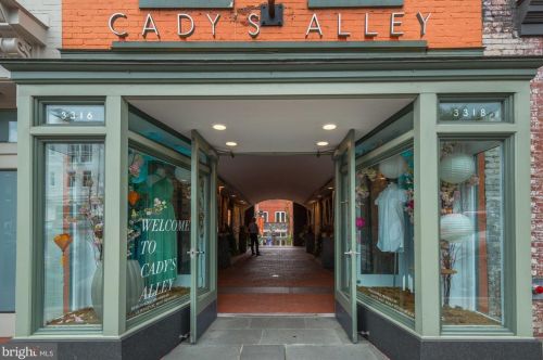 1030 31st St, Washington DC  20007-4405 exterior