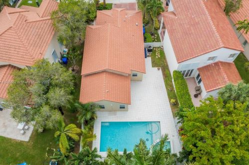 15877 16th St, Hollywood, FL 33027-2367