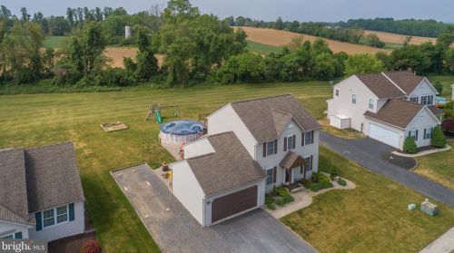 268 Longleaf Dr, Blandon, PA 19510-9430