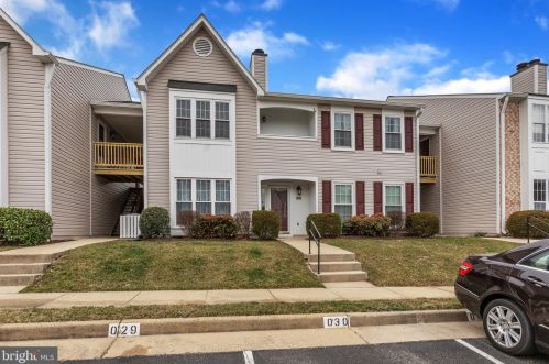 7825 Harrowgate Cir, Springfield VA  22152-3821 exterior