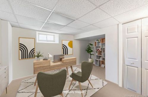 5 Van Buren Cir, Stamford CT  06906-2421 exterior