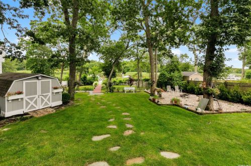 49 Crystal Beach Blvd, Moriches NY  11955-1909 exterior