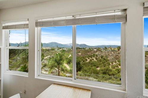 45035 Rutherford St, Temecula CA  92592-5529 exterior