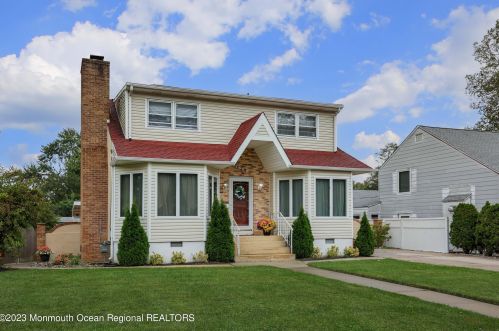1602 Logan Rd, Tinton Falls, NJ 07712-4017