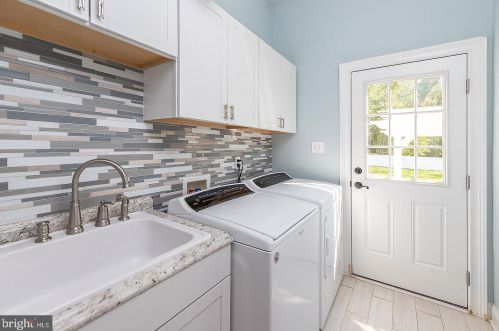 353 Auburn St, Pilesgrove NJ  08098-1201 exterior