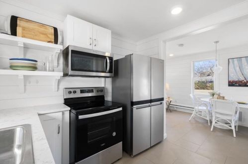 836 Point Judith Rd, South Kingstown RI  02882-5174 exterior