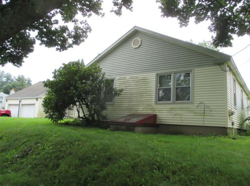 112 Tolend Rd, Dover NH  03820-5503 exterior