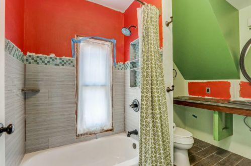 1641 32, Milwaukee WI 53215-2108 exterior