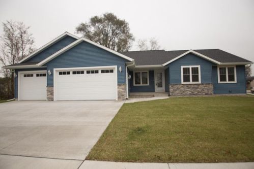 609 Tamarack Trl, Holmen, WI 54636-5201