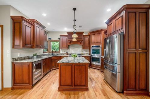 105 Myrtle Ct, Gibsonia PA  15044-8922 exterior