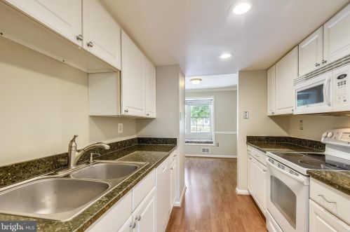 7702 Trevino Ln, Falls Church VA  22043-3507 exterior